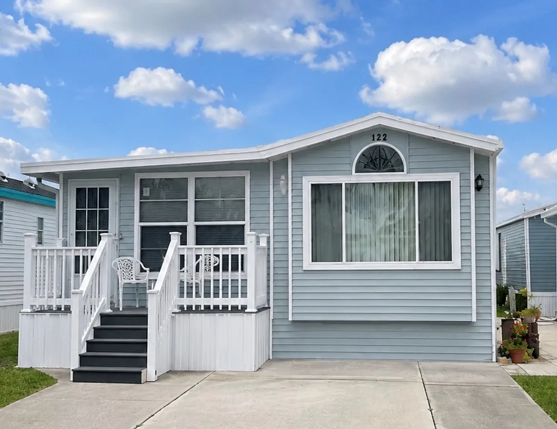 2 bed, 684 sqft, $1,600 — Photo 1