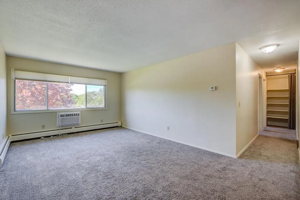 1619 73rd avenue NE — Photo 3