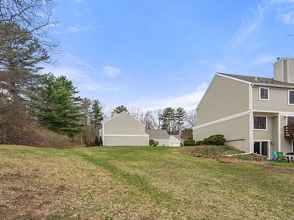 4th image of 44 Stone Ridge Rd