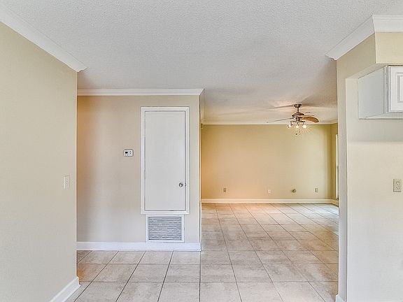 3rd image of 6427 Summit Dr