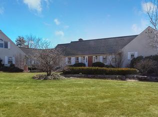 46 Wiggin Rd, Bedford, NH 03110