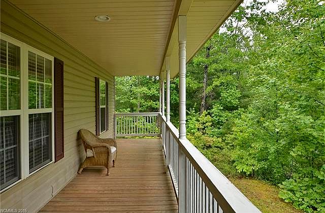 2nd image of 2 Park Knoll Dr