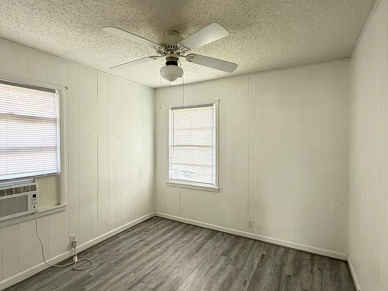 1109 E Inwood Dr — Photo 13