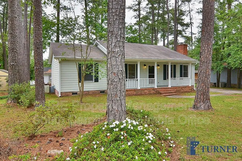 3 bed, 2.0 bath, 1296 sqft, $1,625 — Photo 2
