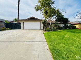 2415 Bladen St, Bakersfield, CA 93309