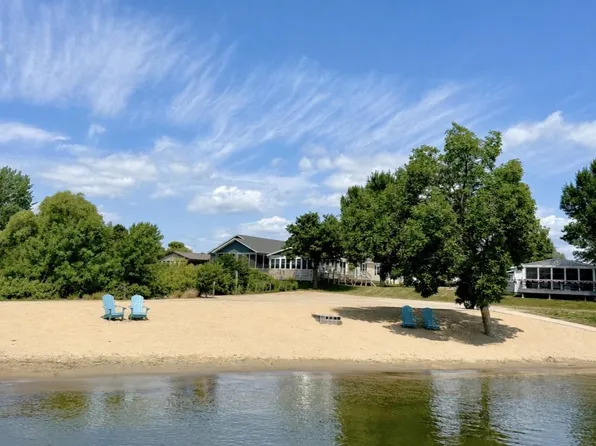 164 Lakeview Dr, Arnolds Park, IA 51331