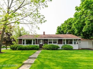 101 Pueblo Rd, Carpentersville, IL 60110