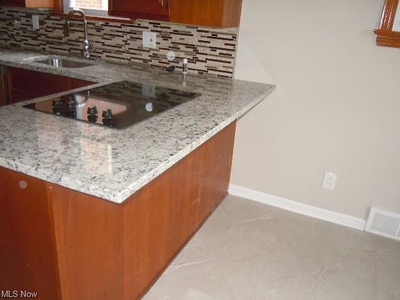 4th image of 13604 Lakewood Heights Blvd