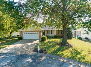 7 Nick Ridge Dr, Washington, MO 63090