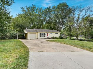 8000 Reeds Rd, Prairie Village, KS 66208