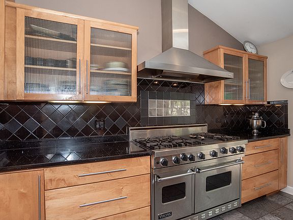 5th image of 3480 Carol Ln