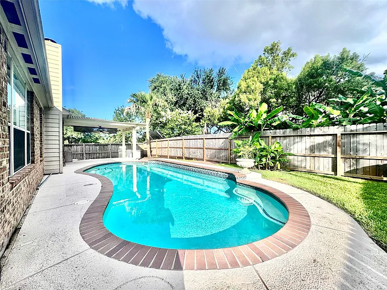 2123 Hollow Reef Cir — Photo 1
