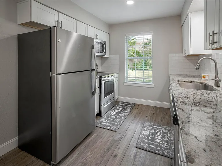 2203 Sheraton Dr — Photo 10