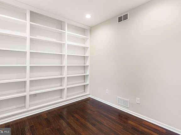 4th image of 6 Winchester Ct