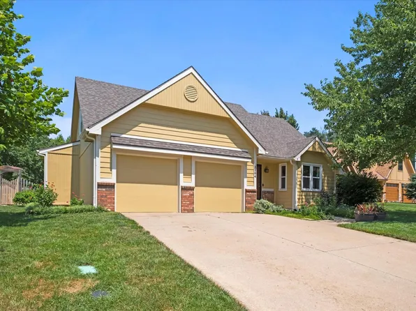 1204 Chadwick Ct, Lawrence, KS 66049