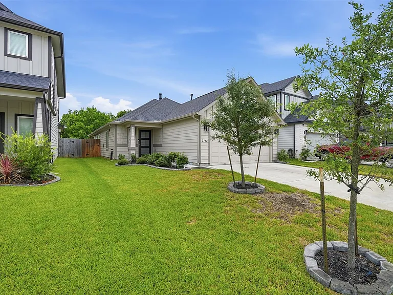 2742 Oakleaf Ash Ln — Photo 3