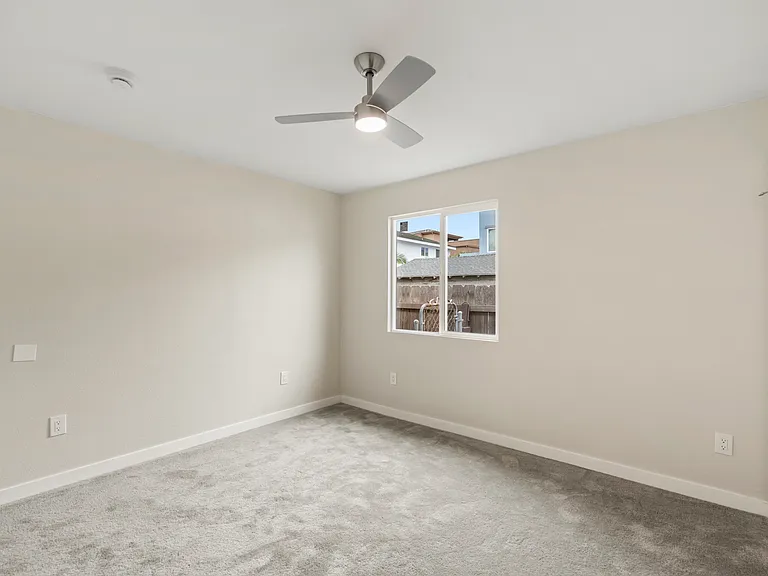 153 Dahlia Ave — Photo 18