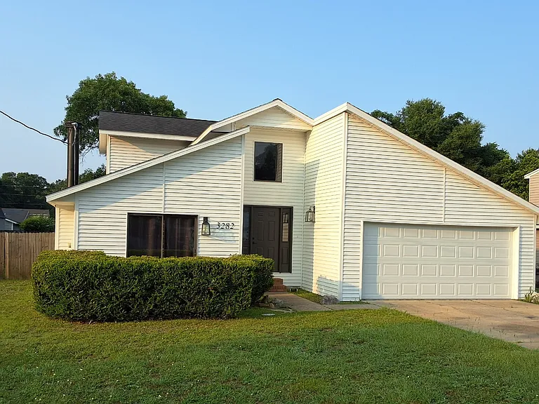 3282 Fairway Pl — Photo 1