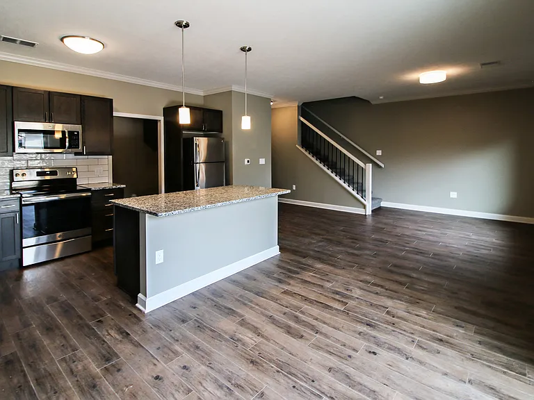 Summit Falls Apartments & Townhomes — Photo 35
