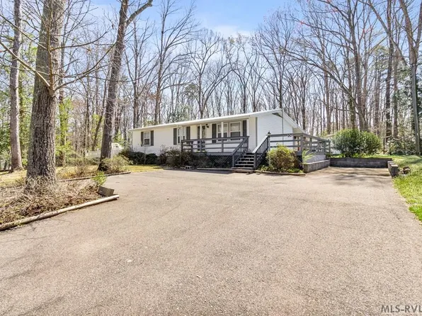 90 Holly Ct, Bracey, VA 23919