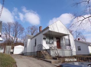 227 E Parkwood Dr, Dayton, OH 45405