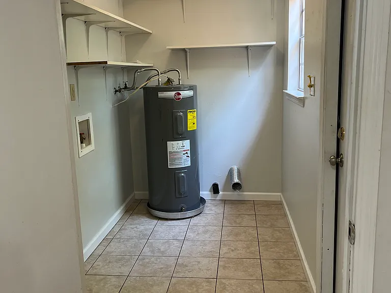 203 McClure Dr #203B — Photo 11