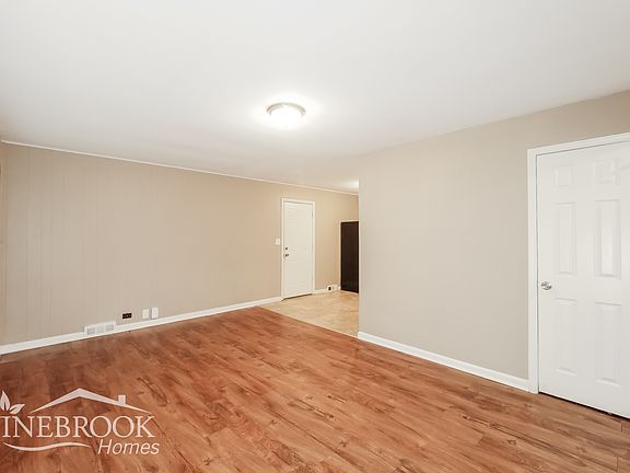 4th image of 11233 Eastern Ave
