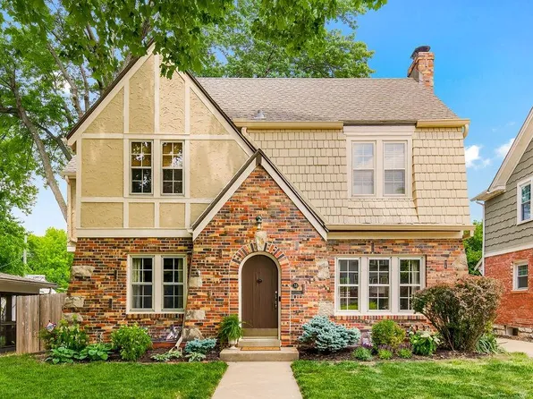 38 W 69th St, Kansas City, MO 64113