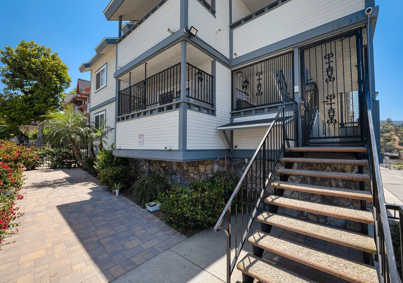 10133 Tujunga Canyon Blvd. — Photo 2