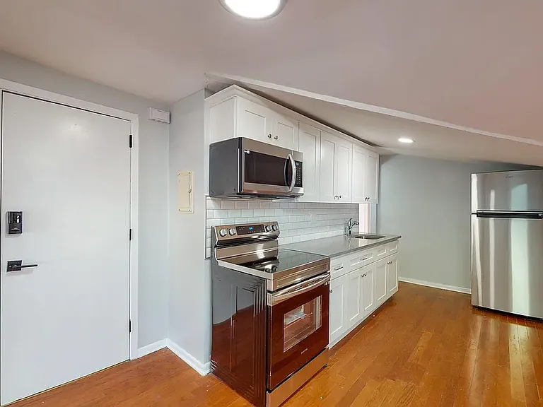 333 Humphrey St #8 — Photo 8