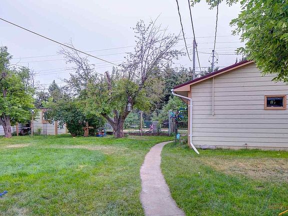 4th image of 3625 Hall St