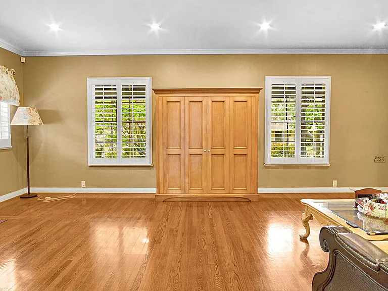 2545 Sycamore Dr — Photo 7