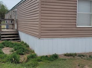 922 Chestnut St, Kismet, KS 67859
