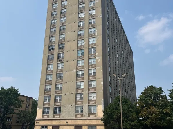 4300 W Ford City Dr #A-406, Chicago, IL 60652