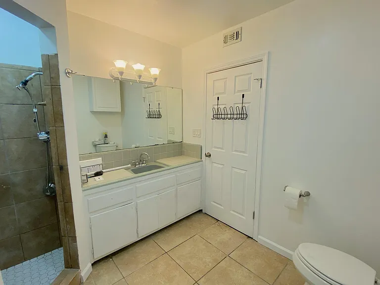 1132 Oleander Ave — Photo 7