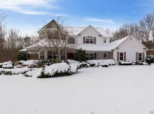 32 Hilltop Ln, Manorville, NY 11949