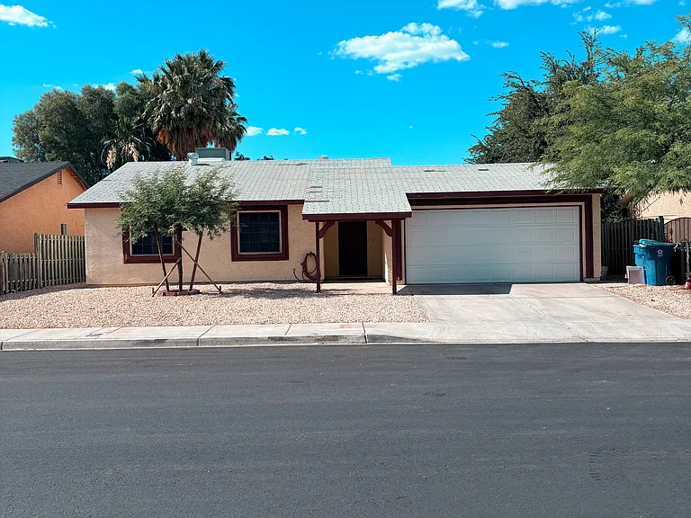 5858 Allegro Ave — Photo 1