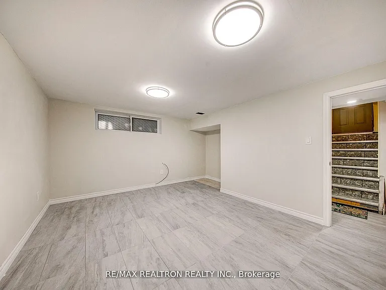 24 Highland Park Blvd — Photo 28