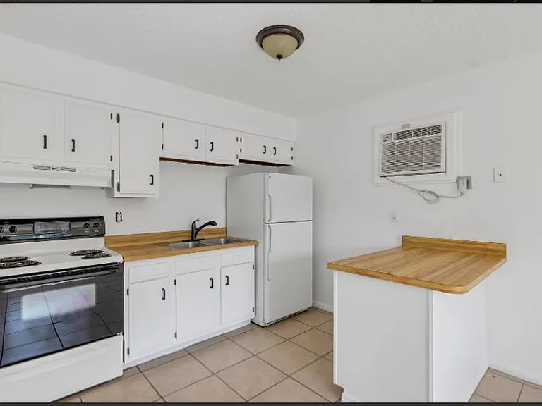 506 NE 28th Ave #C — Photo 4