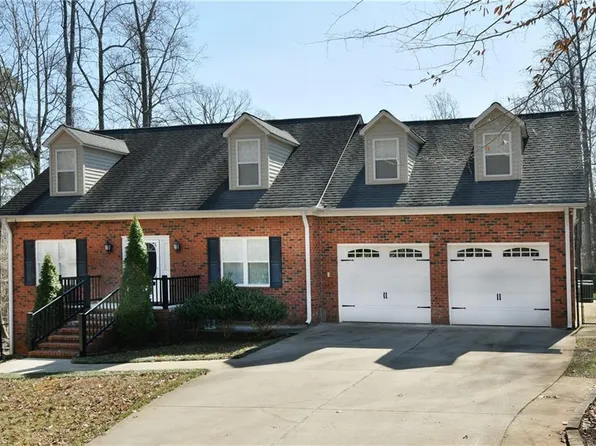 240 Montclair Dr, Advance, NC 27006