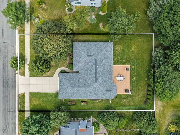 4th image of 7106 Countrywood Ln