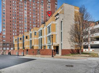 1409 W 10th St, Cleveland, OH