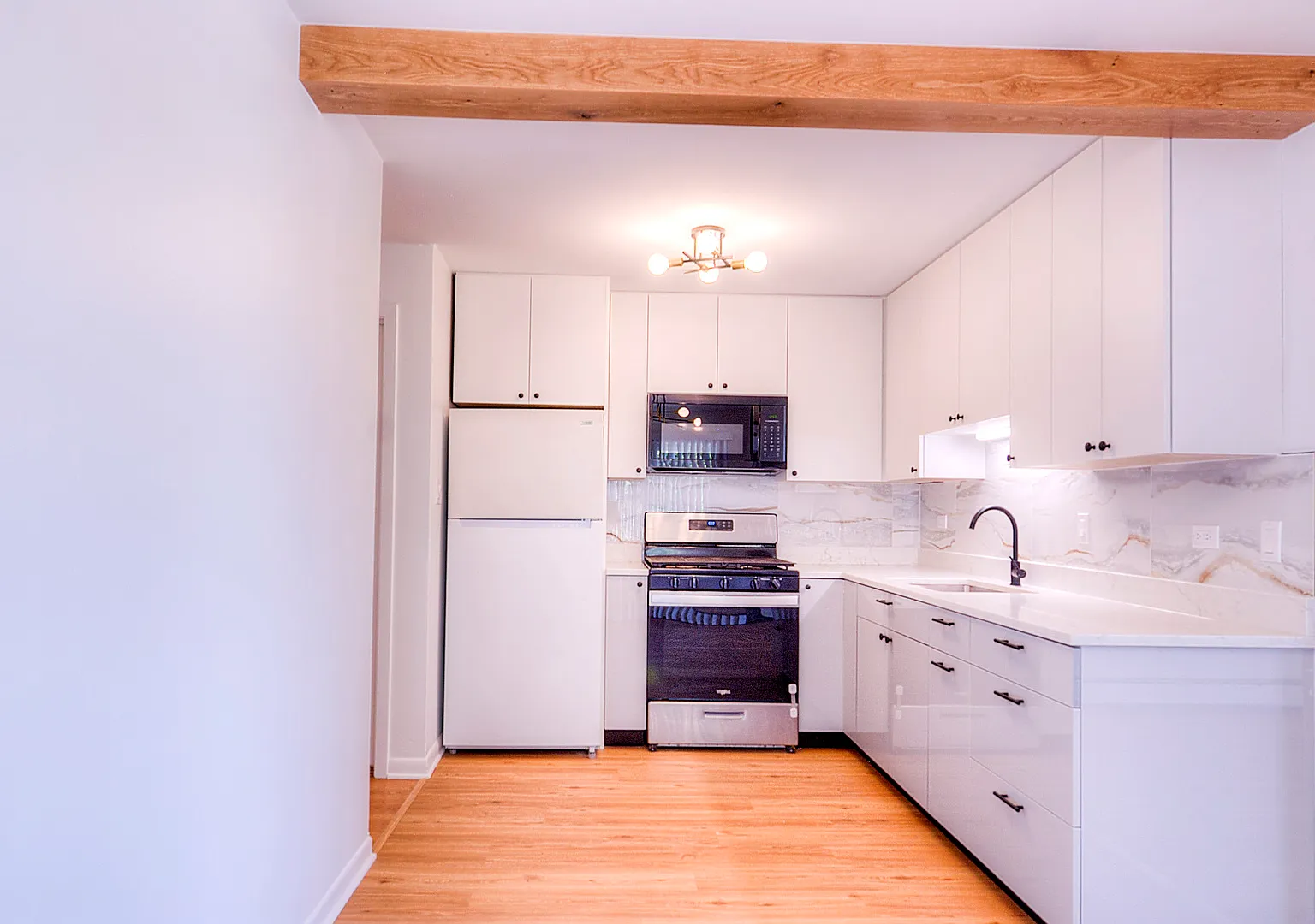 2 bed, 750 sqft, $1,800 — Photo 3
