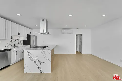 926 N Spaulding Ave #2 Photo 1