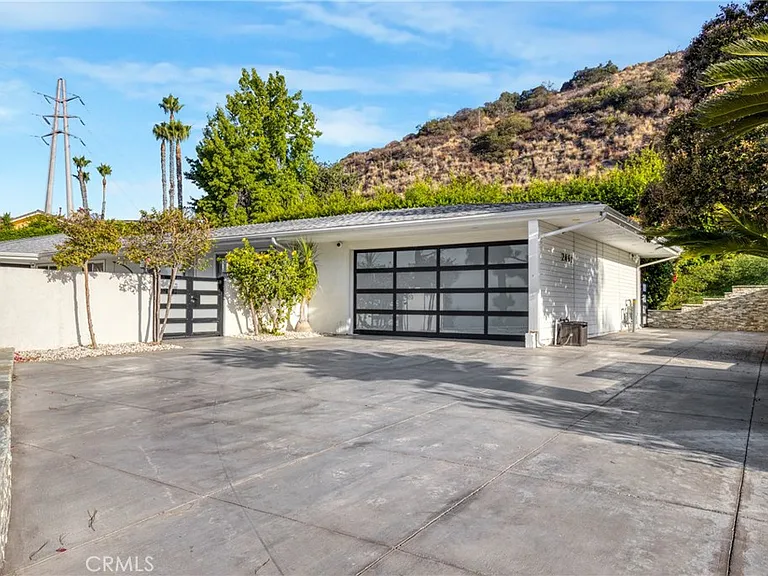 2461 Allanjay Pl — Photo 3