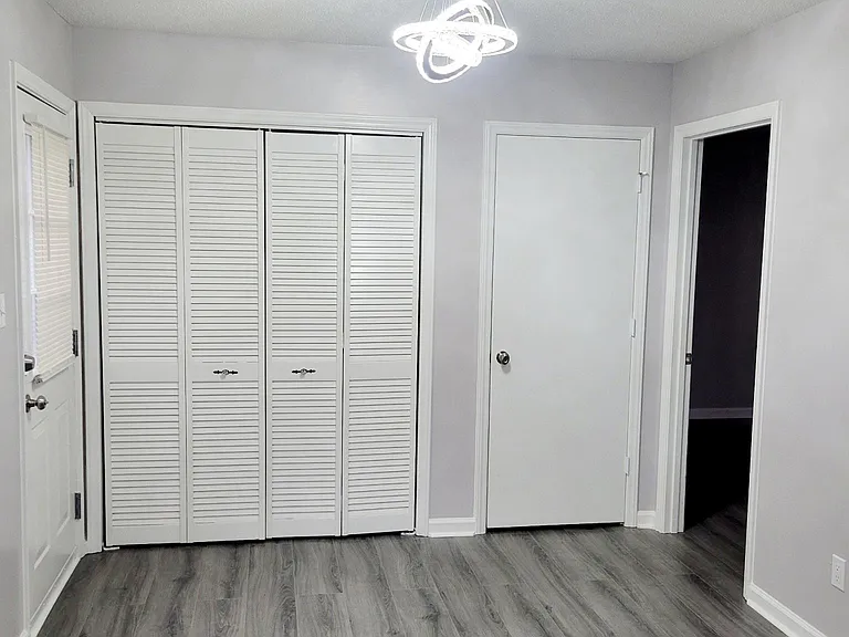Dining Area, Laundry Closet, Large Pantry