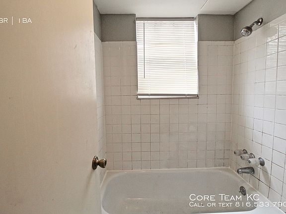 5th image of 210 E 43rd St #2B