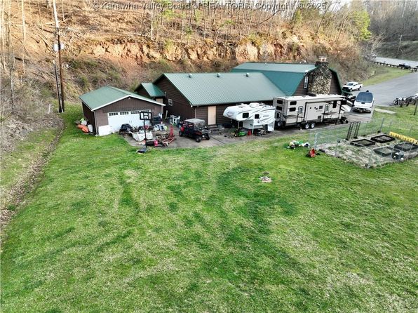 1315 Charleston Rd, Ripley, WV 25271