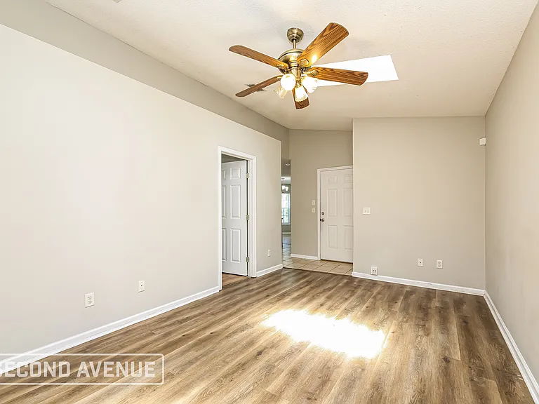 5647 Ellis Trace Dr — Photo 5