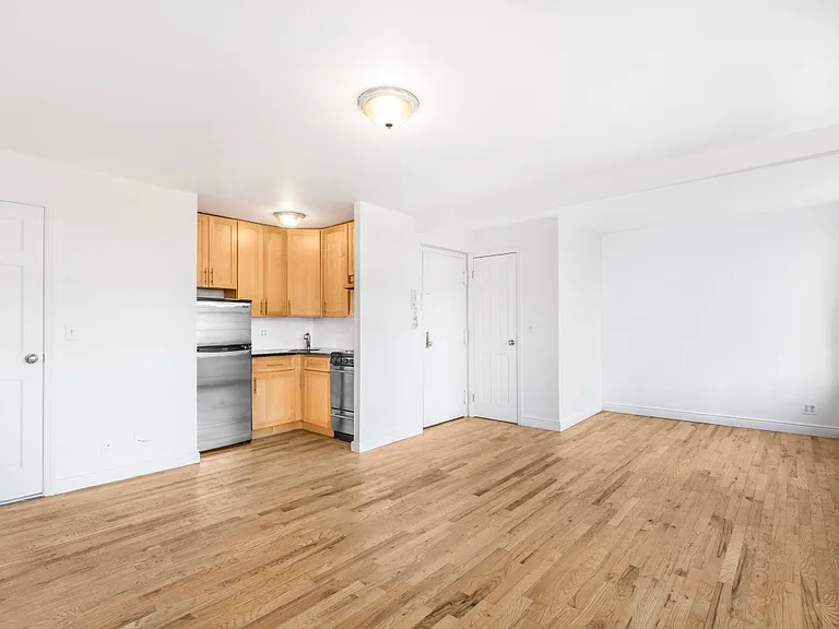 343 W 22nd St #6 — Photo 3